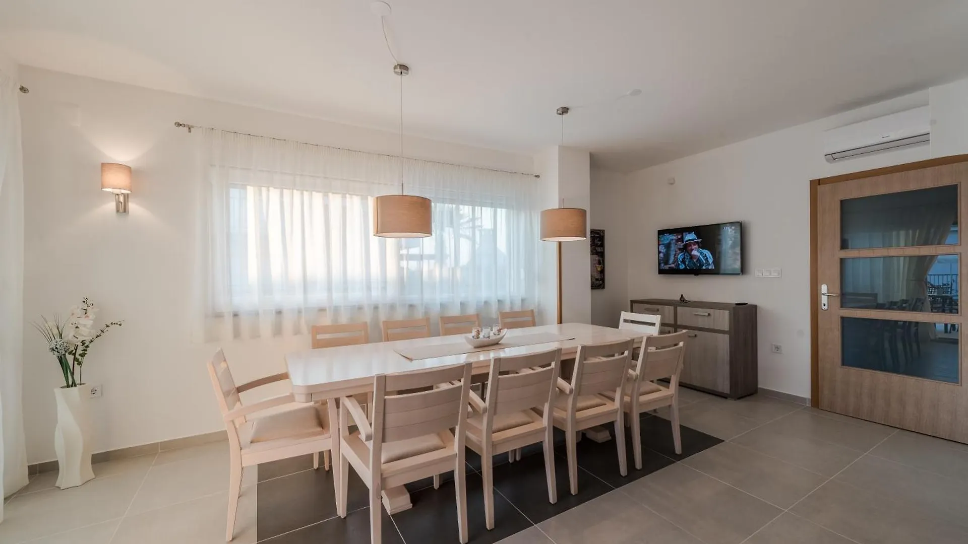 Luxury Escape With Swimming Pool & Modern Design Villa Debeljak