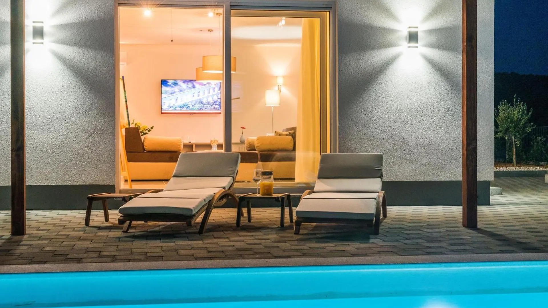 Luxury Escape With Swimming Pool & Modern Design Villa Debeljak