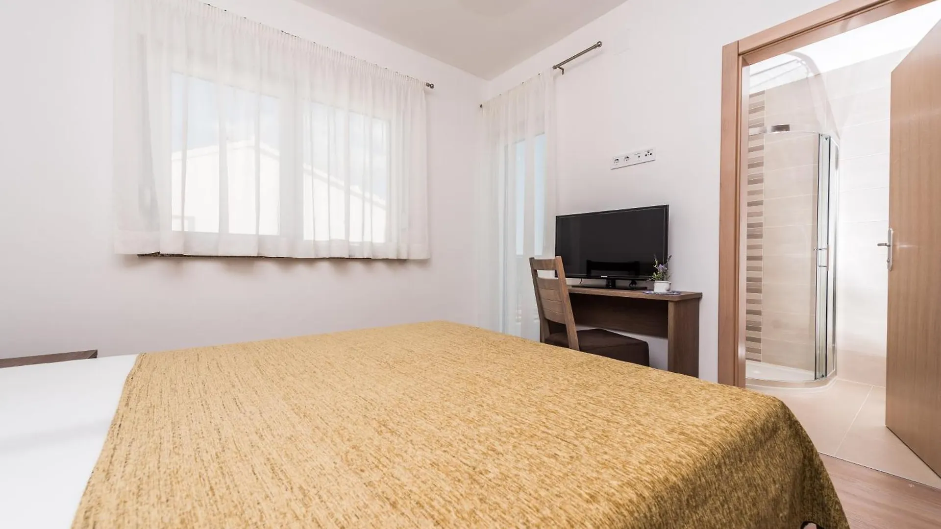 Luxury Escape With Swimming Pool & Modern Design Villa Debeljak